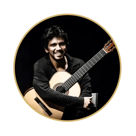 Luis Leite com o violão